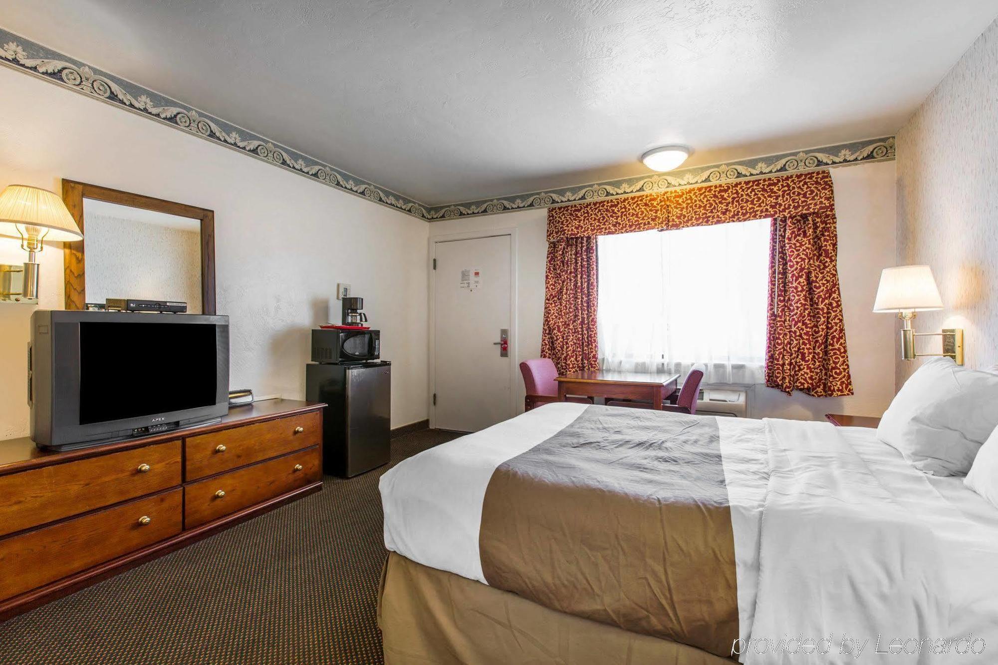 Monterey Fairgrounds Inn Esterno foto