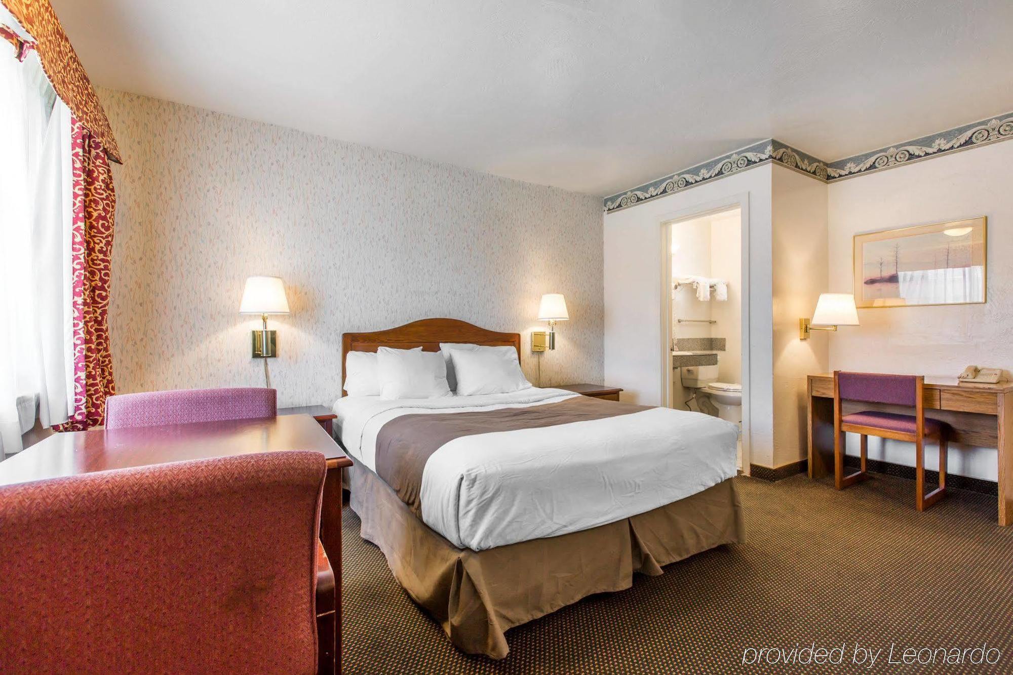 Monterey Fairgrounds Inn Esterno foto